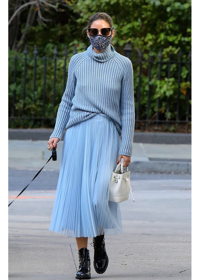 ابرز صيحات الموضة مع تدرجات اللون الازرق الباستيل من وحي اطلالات Olivia Palermo