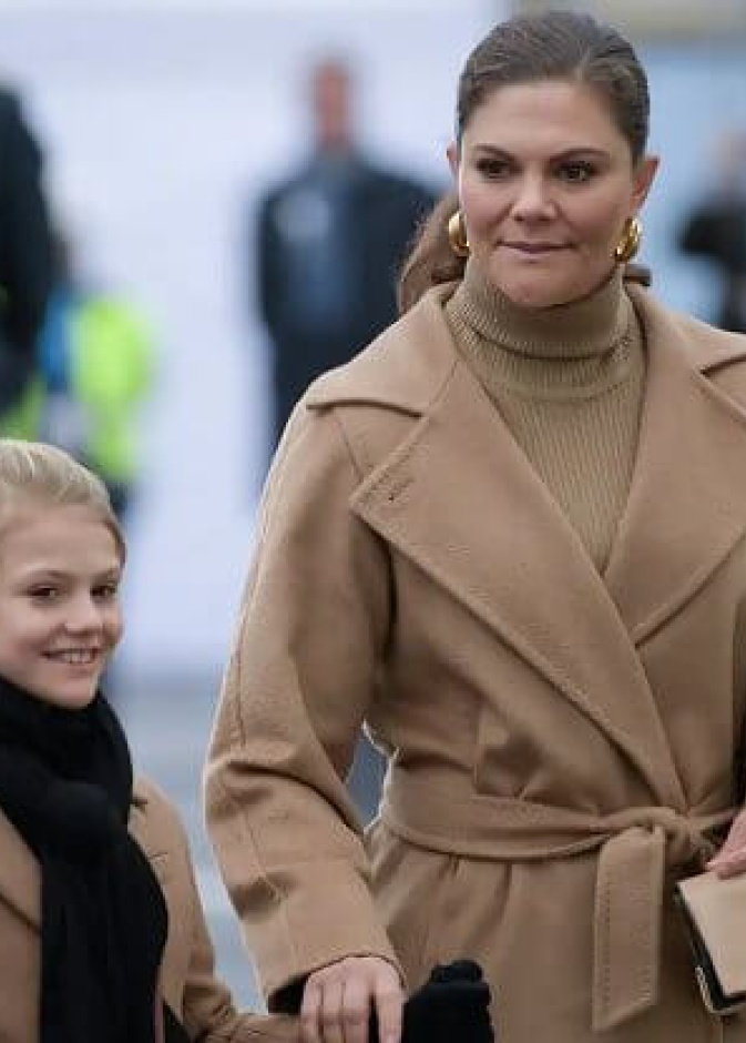  العائلة المالكة السويدية تفتتح جسر جديد في ستوكهولم