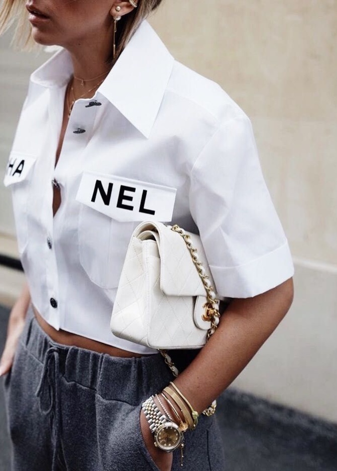  تنسيق الساعات مع القميص الأبيض لاطلالة عصرية في الدوام