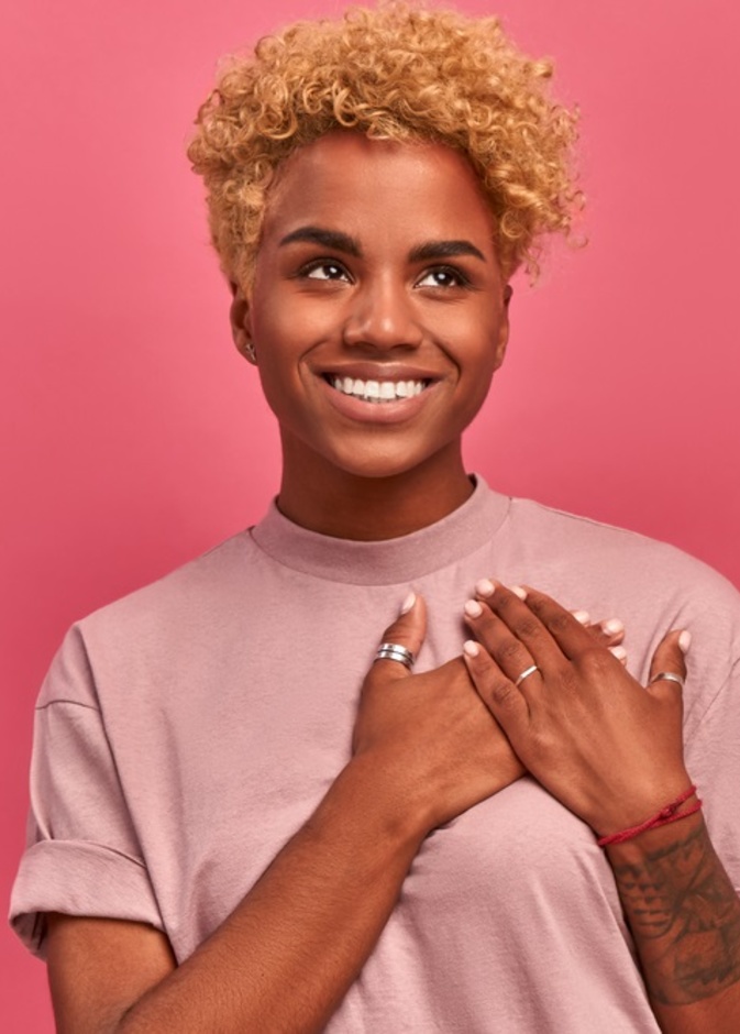 اهمية التوعية من سرطان الثدي عند الفتيات