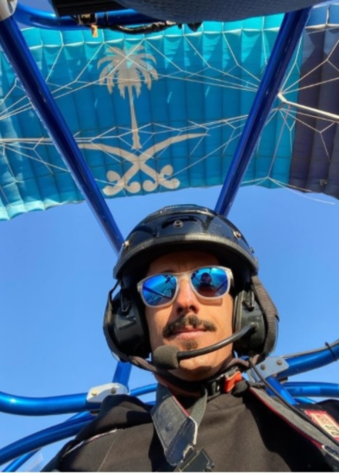 معاذ العوفي.. فنان ومستكشف سعودي موهوب يعشق المدينة المنورة