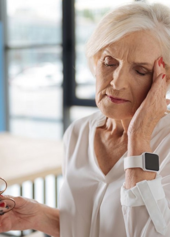  ماهي اسباب الصداع النصفي الايسر مع الم العين