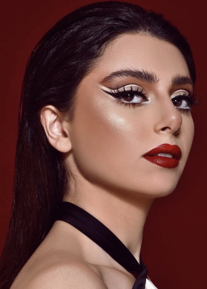 ماريتا الحلاني تفاجئ متابعيها بإطلالتها العصرية الحديثة