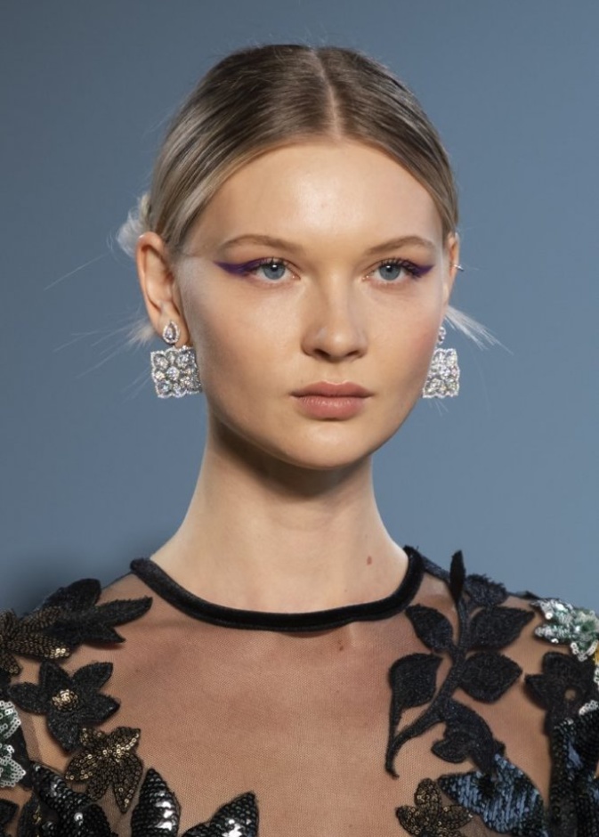  طرق رسم ايلاينر ملونة بالتدرجات البنفسجية المات من وحي Bibhu Mohapatra