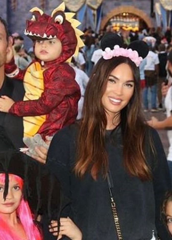 ميجان فوكس وسط أسرتها