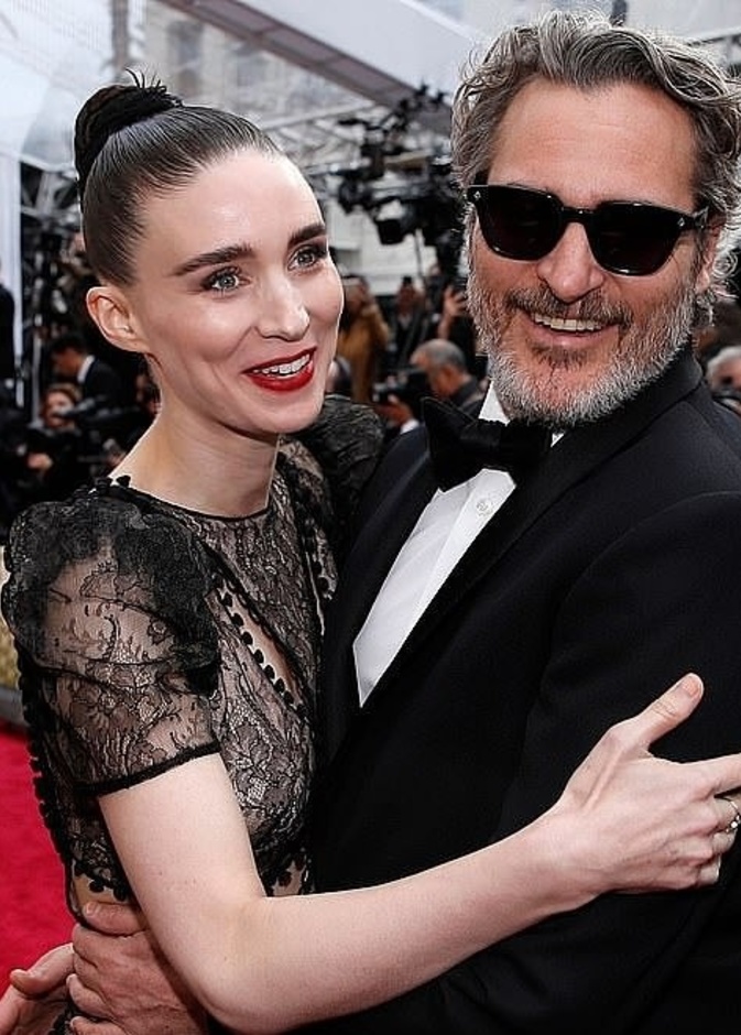 واكين فينيكس و روني مارا