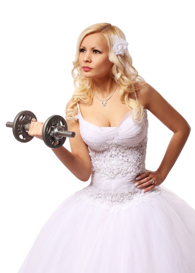 بعض التمارين الرياضية تمنح العروس مؤخرة كبيرة