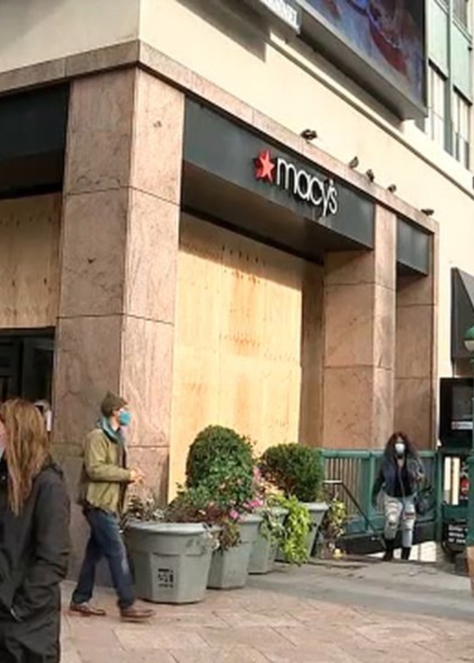  اسباب غلق محلات التسوق التجارية في مانهاتن عشية الانتخابات الأمريكية