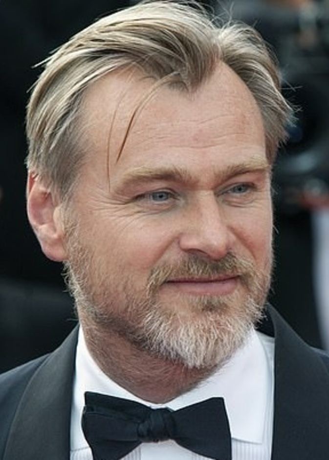 كريستوفر نولان يدافع عن إيرادات TENET في شباك التذاكر