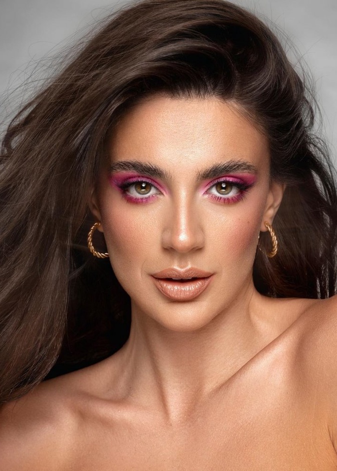 مكياج العيون الوردي صيحة اعتمدتها بيرلا حلو