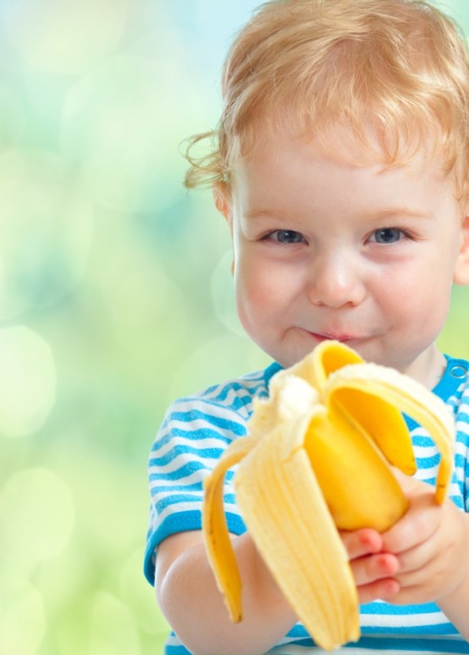 فوائد الموز للاطفال الرضع والطريقة الأفضل لتقديمه لهم