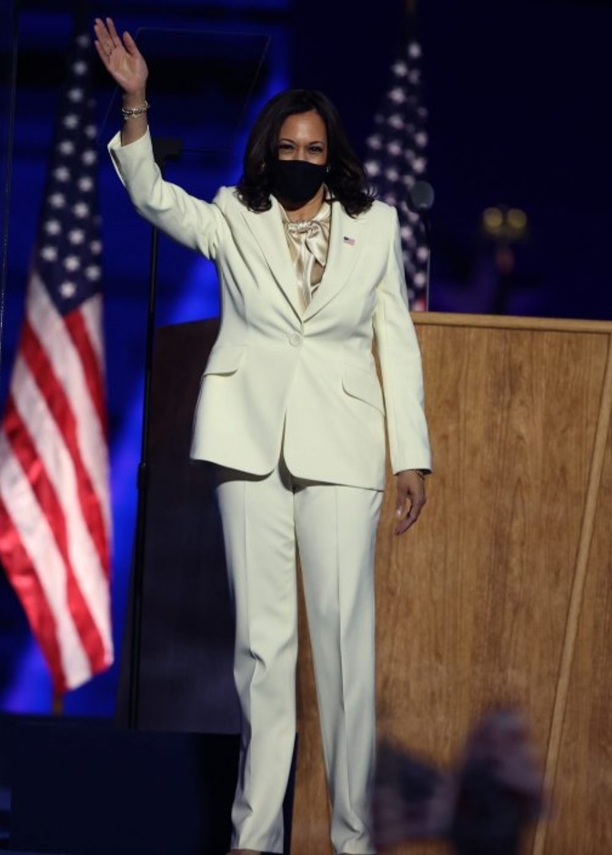 ابرز اطلالات كامالا هاريس أول امرأة تصبح نائبة الرئيس الأمريكي الجديد