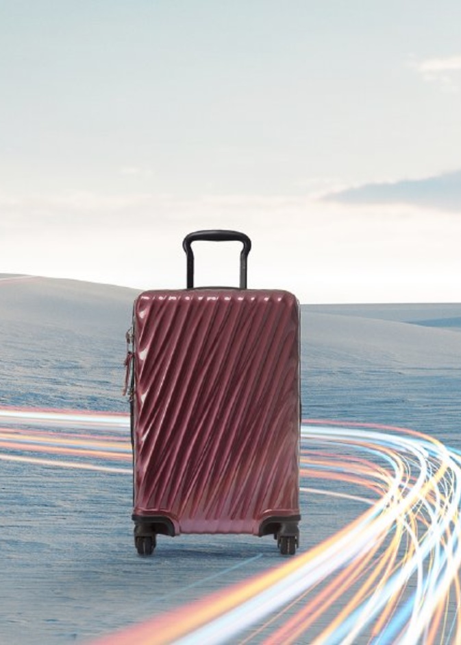 TUMI تقدّم مجموعة أعياد 2020