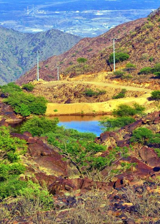 المناظر الخلابة تحيط بجبل شَمَنْصِير "الصورة من وكالة الأنباء السعودية"
