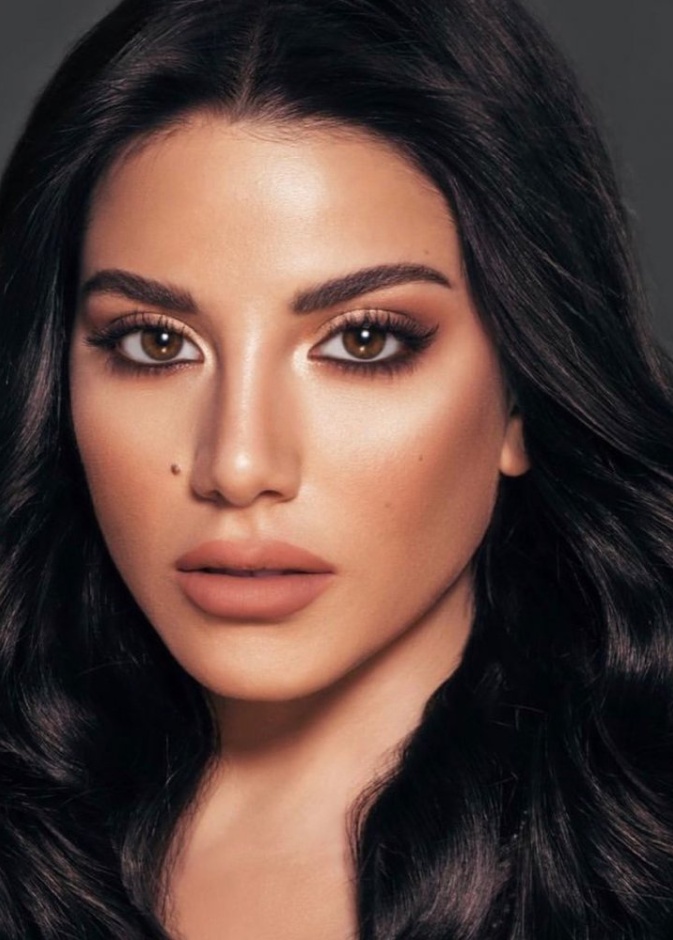 مكياج ترابي سموكي من وحي سينتيا صموئيل