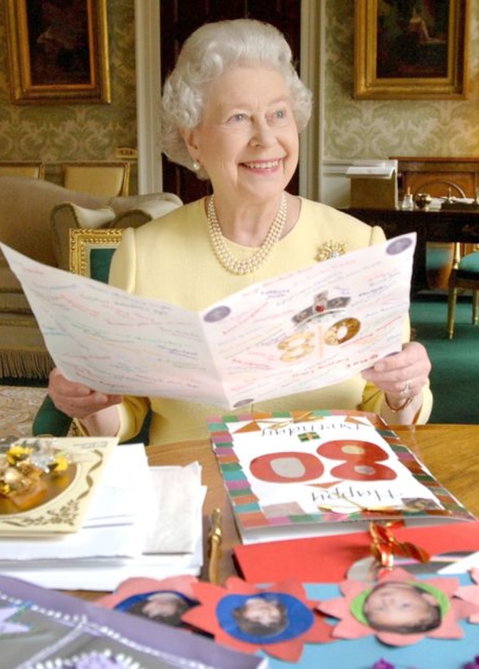 5 كتب عن إليزابيث الثانية‎ ‎ملكة بريطانيا