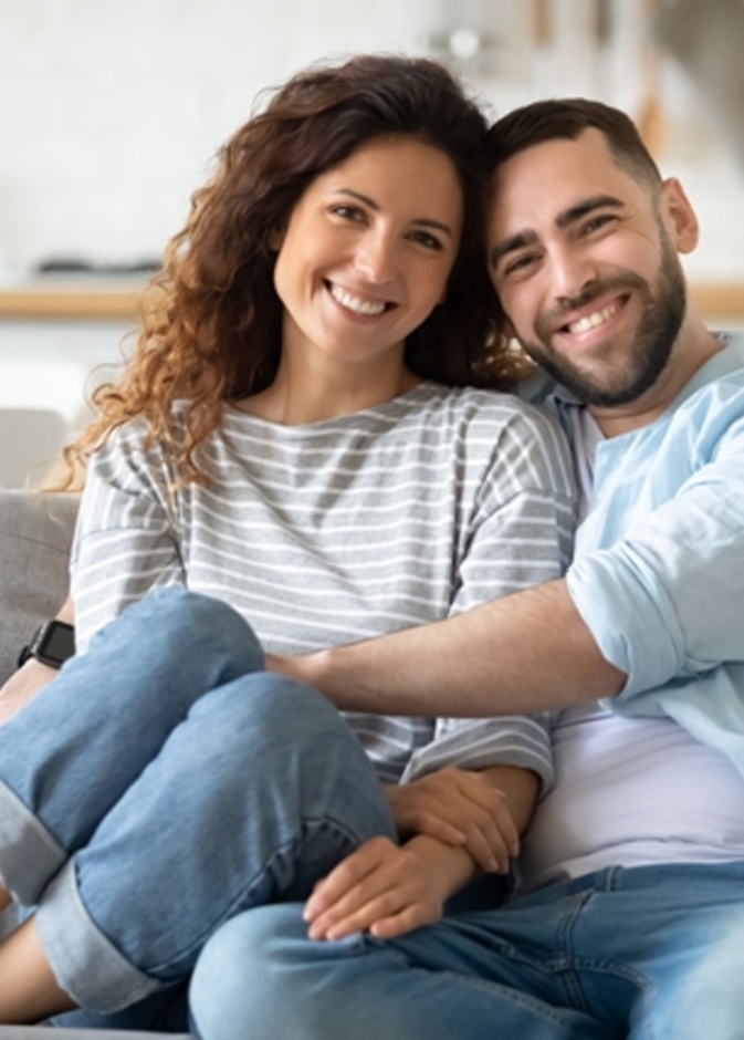 9 أشياء تدل على إخلاص الزوج لزوجته