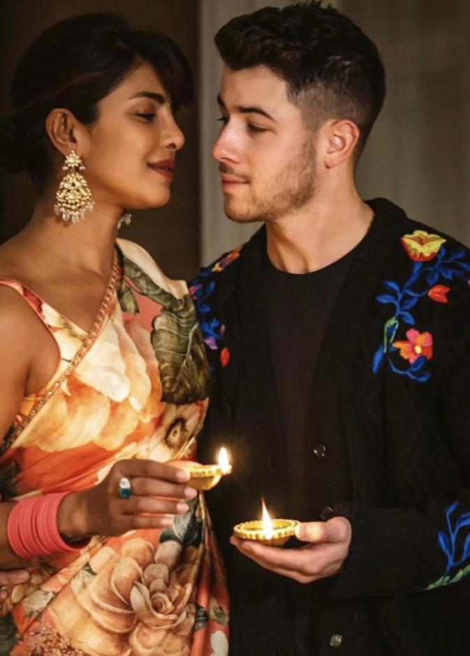 بريانكا شوبرا وزوجها نك جوناس في عيد الديوالي الهندي