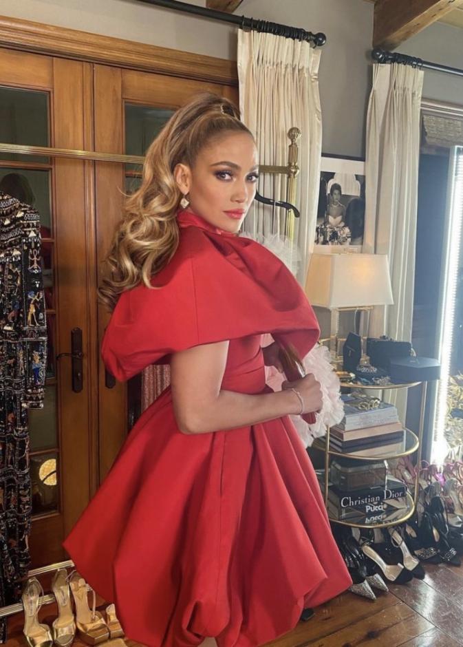 إطلالة جينيفر لوبيز المميزة في حفل People's Choice Awards 2020