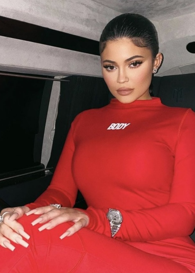  أجمل رسومات الأظافر من وحي كايلي