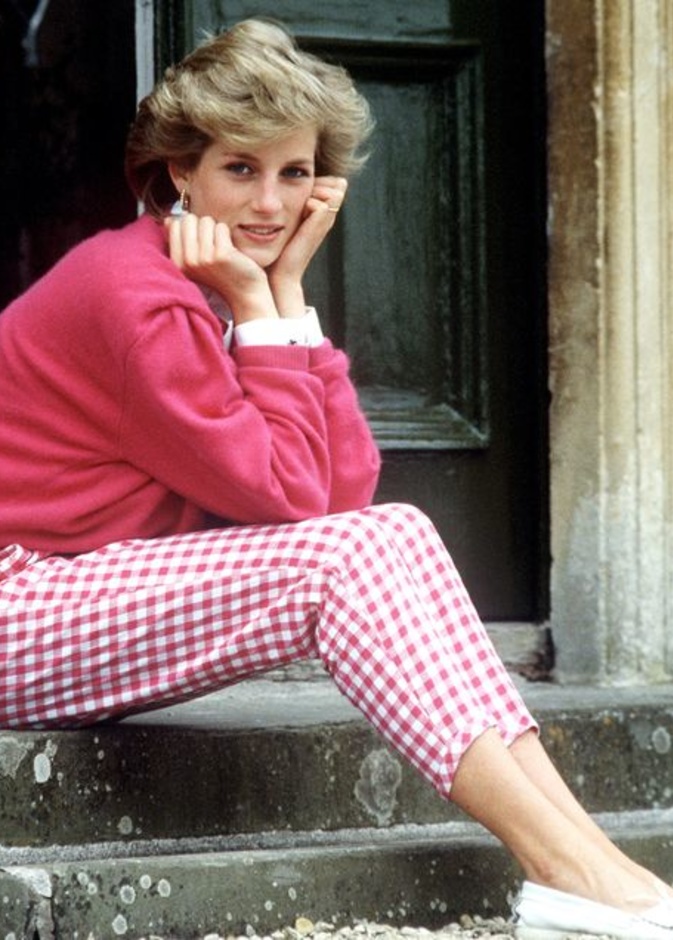 4 اختلافات جوهرية بين متمردتي القصر الملكي البريطاني