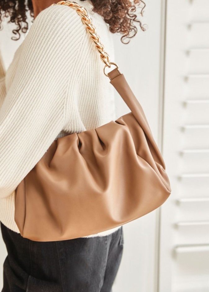 حقيبة بلون الكاميل