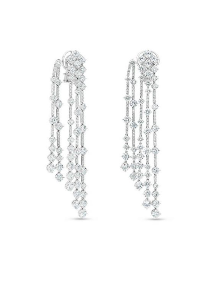 اقراط على شكل ثريات لعروس 2020 من دار De Beers 