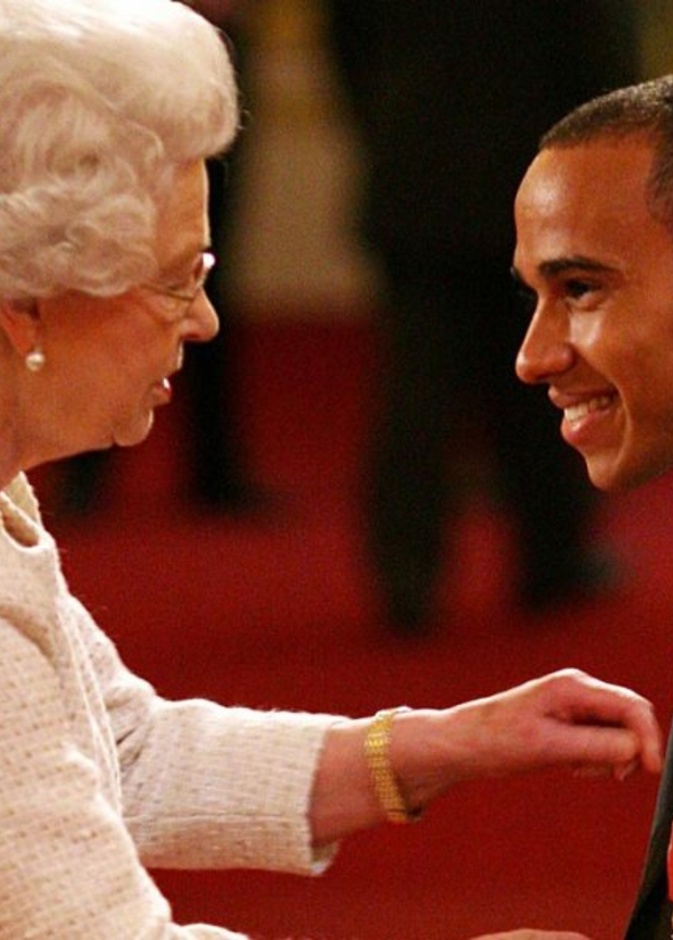 العائلة المالكة تهنئ لويس هاملتون