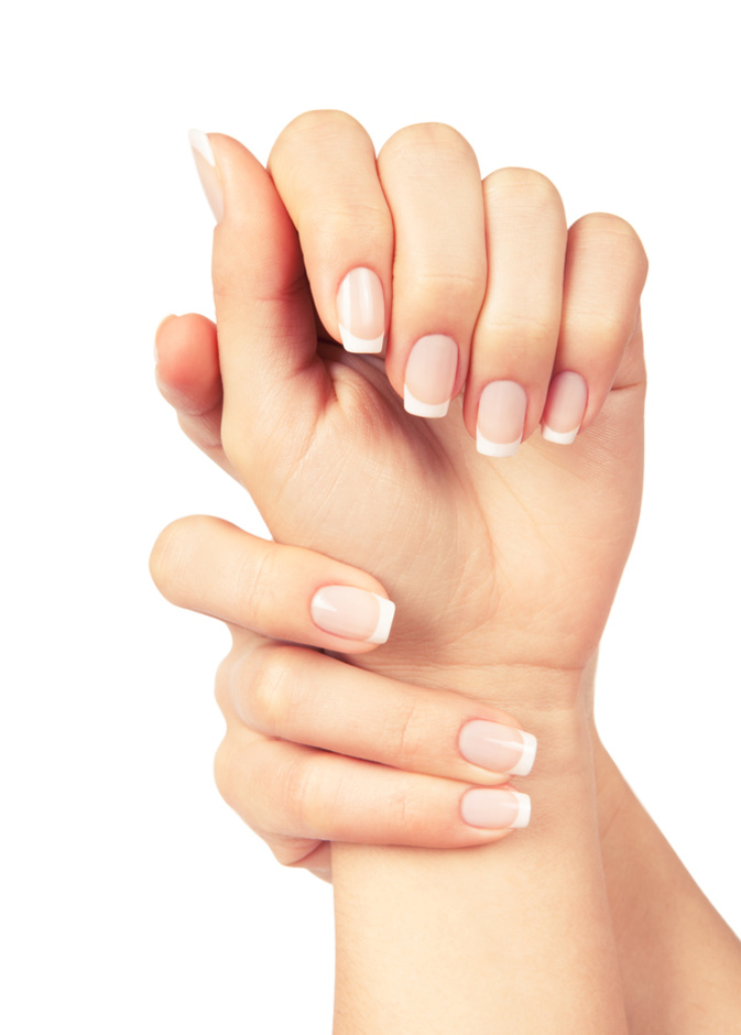 خلطات طبيعية تجعل الأظافر لامعة بدون استخدام طلاء الأظافر