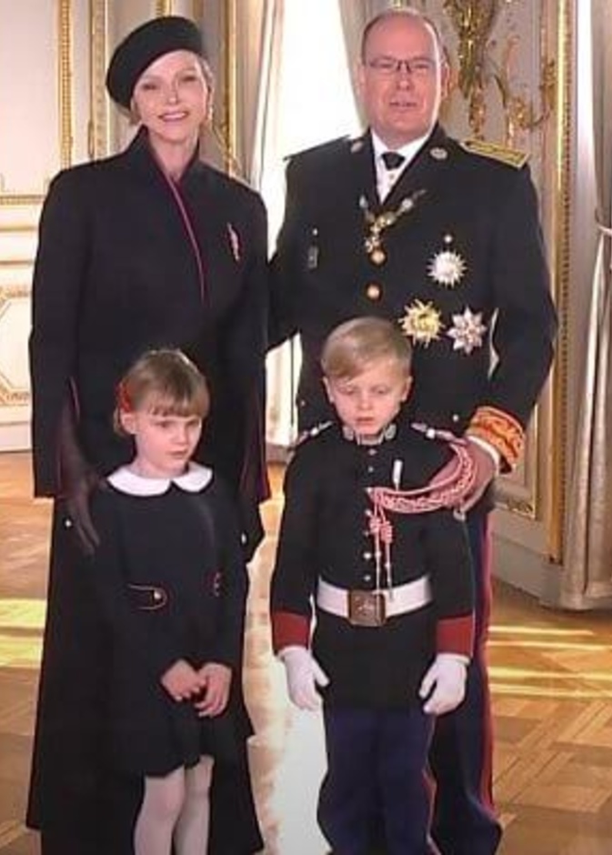 شاهدوا صورة رسمية جديدة لأمير موناكو وأسرته بمناسبة اليوم الوطني لإمارة موناكو