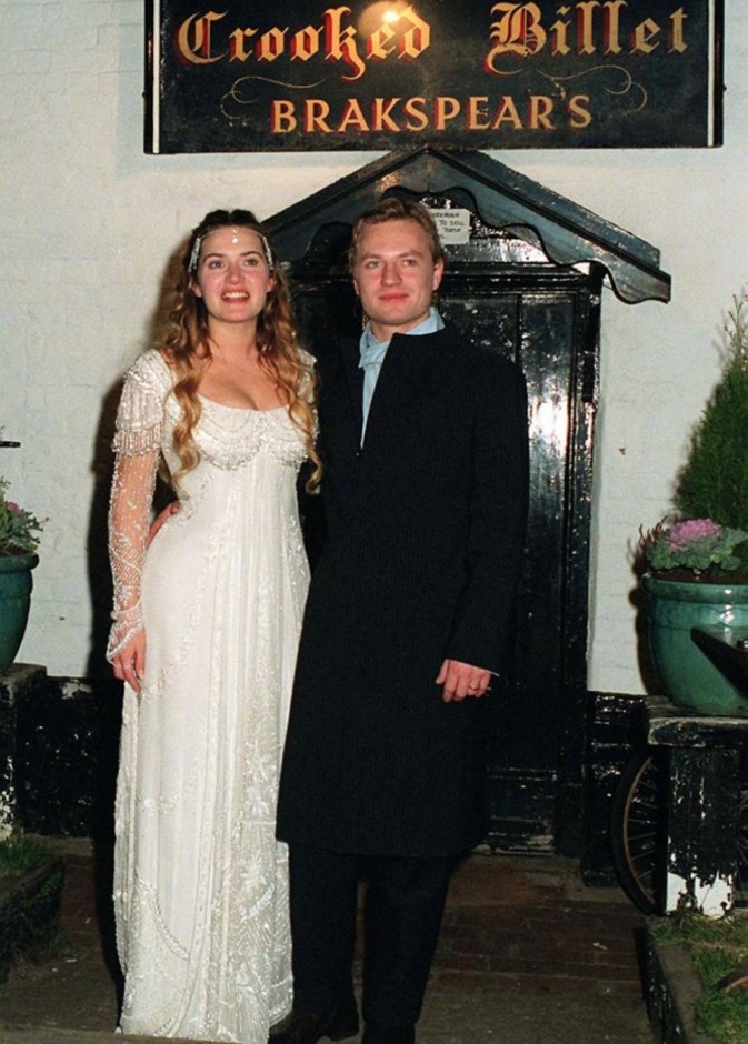  كانت اولى زيجات كيت من جيم ثريبلتون عام 1998