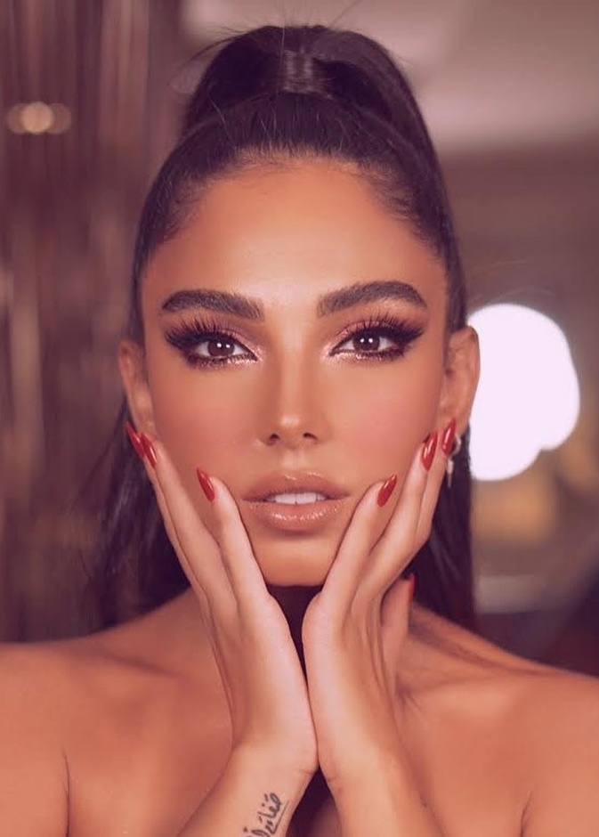 طريقة تطبيق مكياج برونزي بأسلوب سلمى أبو ضيف