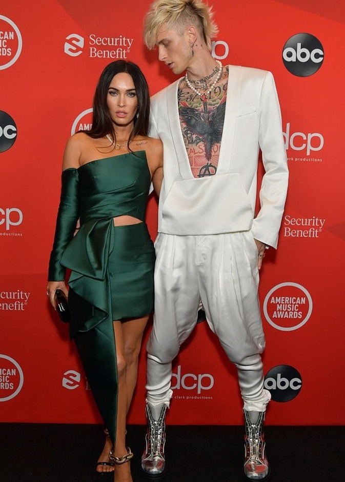 ميجان فوكس و ماشين جن كيلي