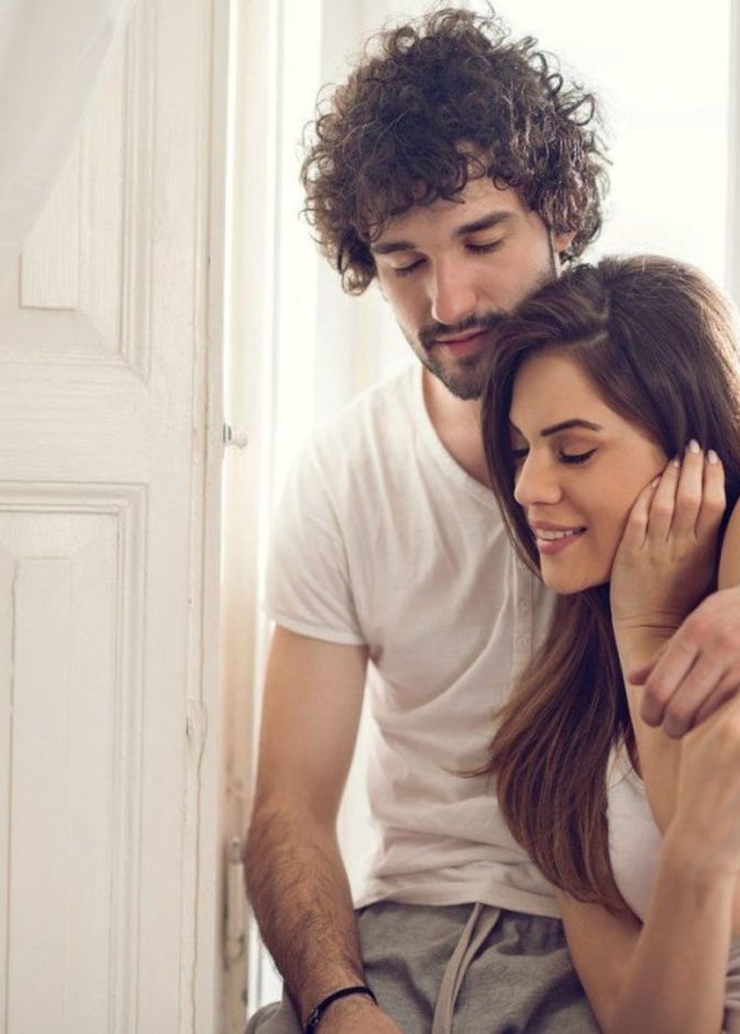 لماذا يحب الرجل المرأة الحنونة