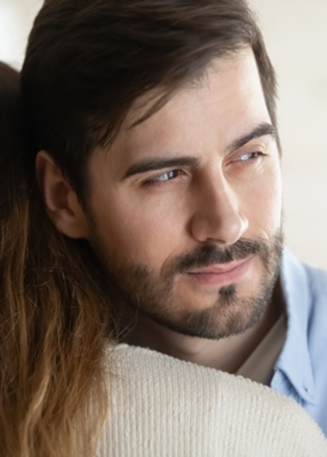 صفات الرجل الكاذب في الحب