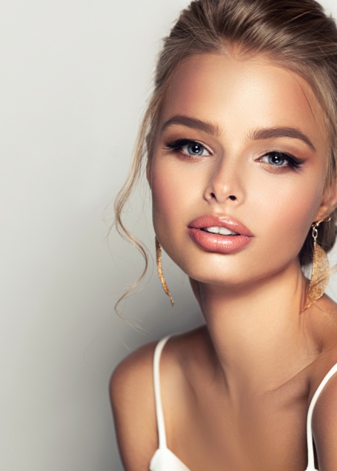 طريقة عمل مكياج هادئ للمناسبات يناسب جميع أشكال العيون