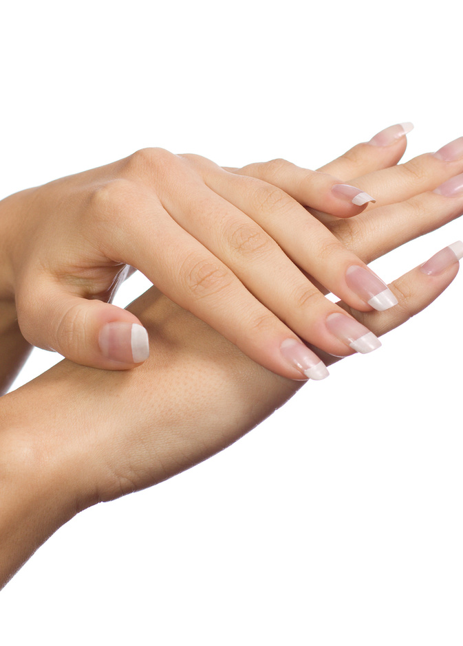 زيت اللوز والعسل خلطة رائعة لإصفرار الأظافر