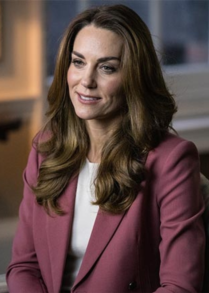 دوقة كمبريدج في بدلة أنيقة من Marks and Spencer