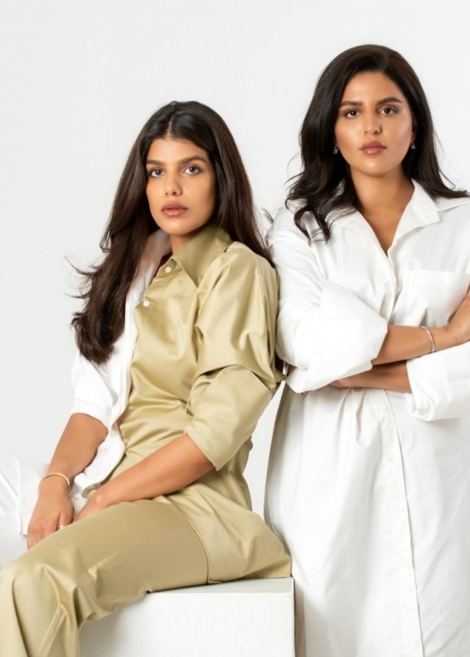 المصممتان السعوديتان البحرينيتان آمنة وأسماء سيف