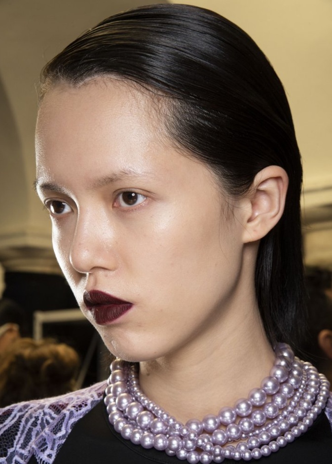  أفضل ألوان أحمر الشفاه بدرجات الماروني