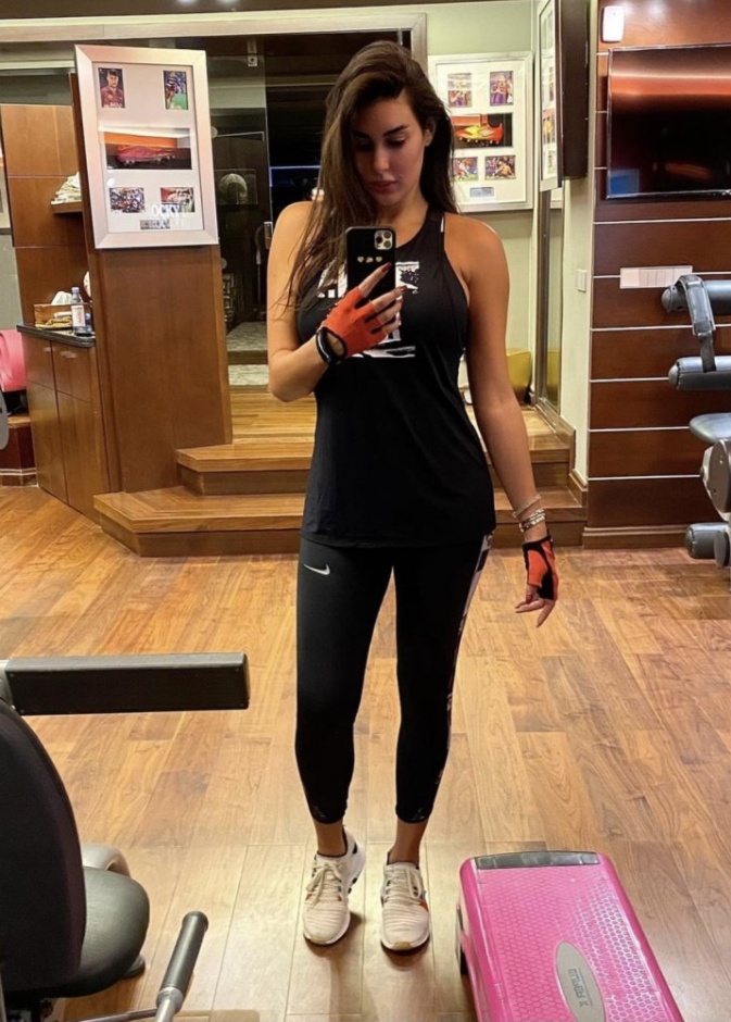 ياسمين صبري تستمر بممارسة الرياضة اليومية للحفاظ على لياقتها