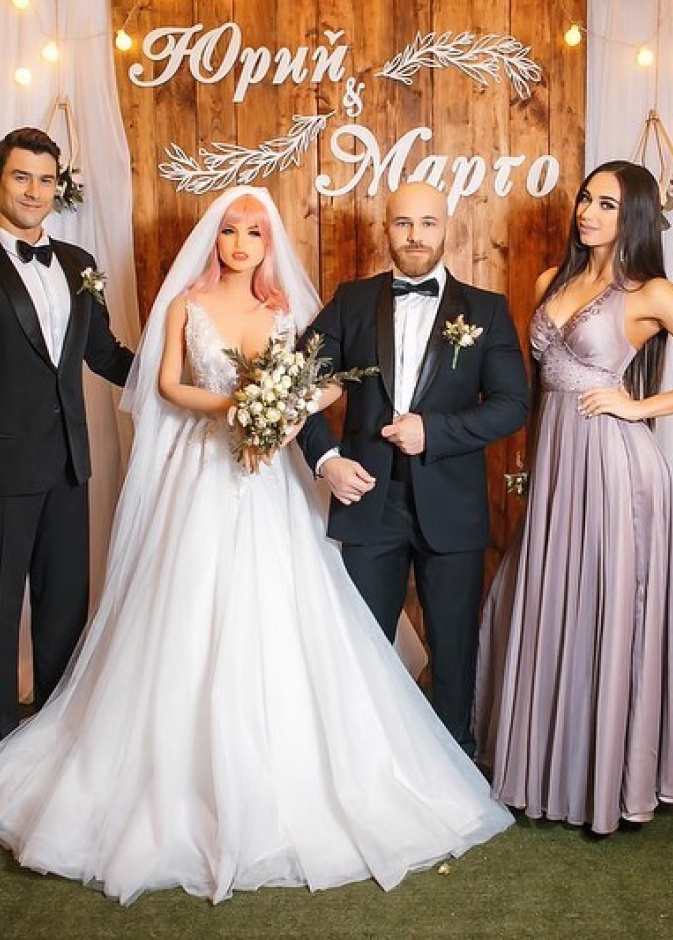 حفل زفاف اللاعب يوري و دميته