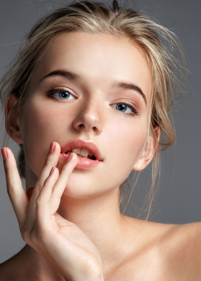 مرطب طبيعي للشفايف باستخدام زبدة الشيا