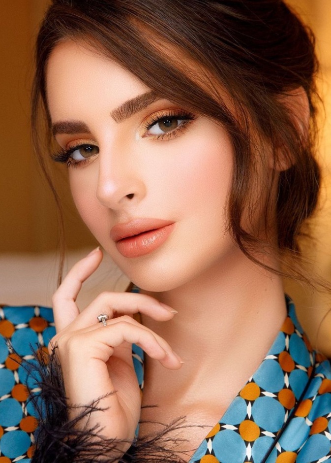ابرز خبيرات مكياج اماراتيات على انستغرام بمناسبة اليوم الوطني الاماراتي