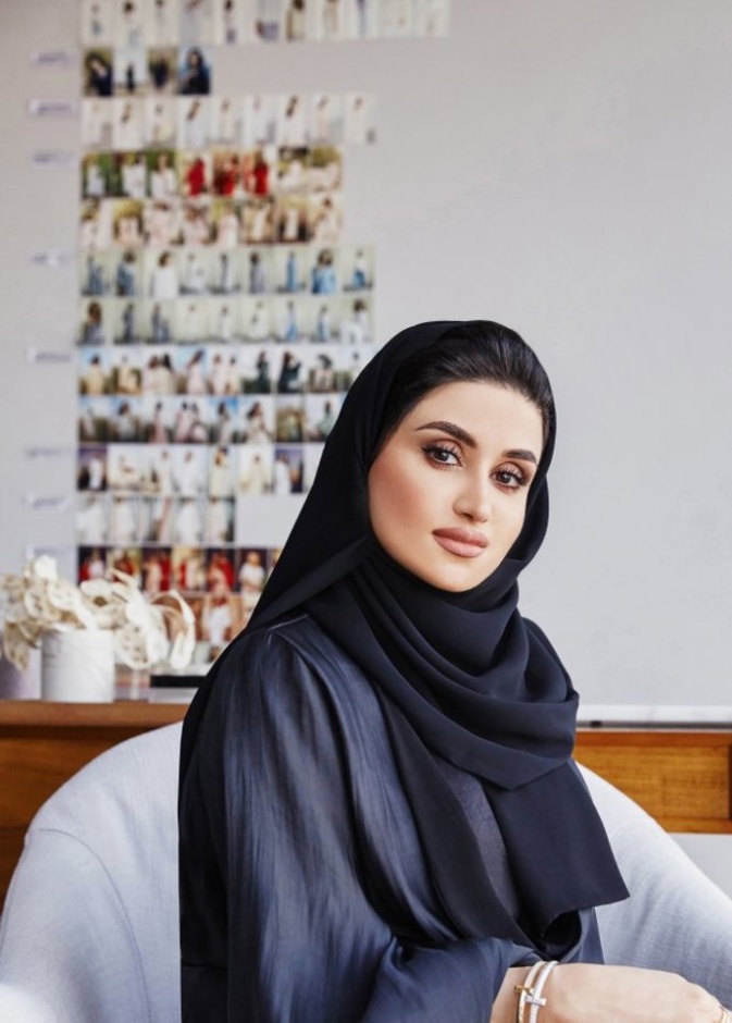 المصممة الاماراتية ياسمين الملا