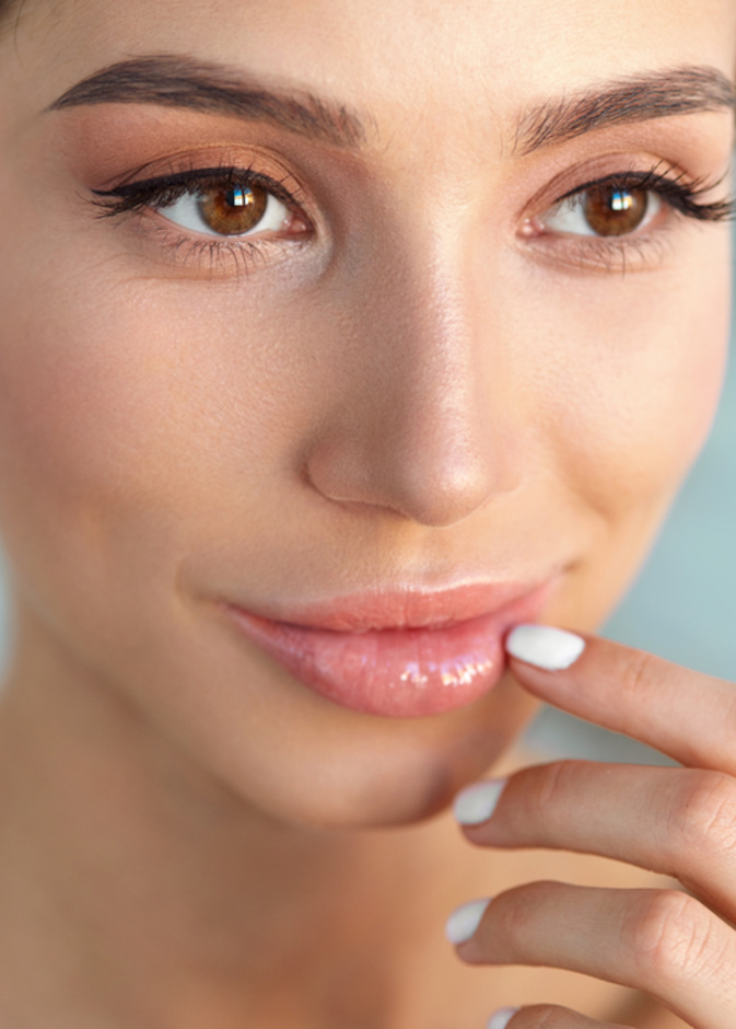 طرق التخلص من اسمرار الشفاه