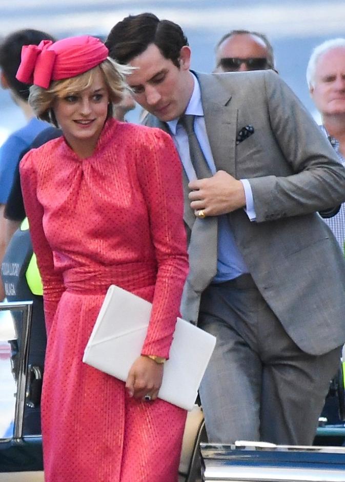 ‏4 أحداث تاريخية في حياة العائلة المالكة البريطانية جسدها ‏The Crown"‎‏"‏