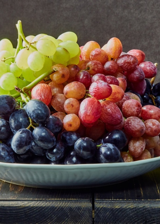  فاكهة العنب تحمي من الام الظهر