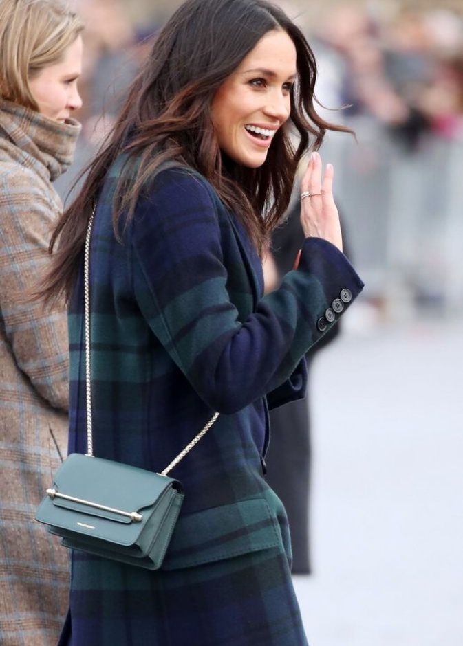 من الأجمل بمعاطف الترتان من سيدات العائلات الملكية؟