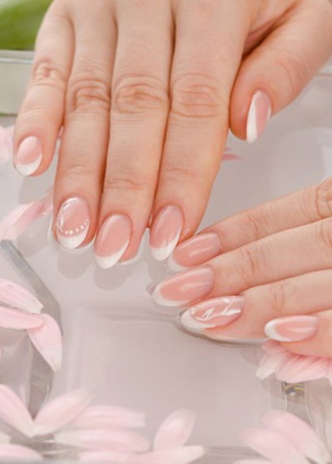 خلطات طبيعية كثيرة تجعل اظافرك اكثر قوة